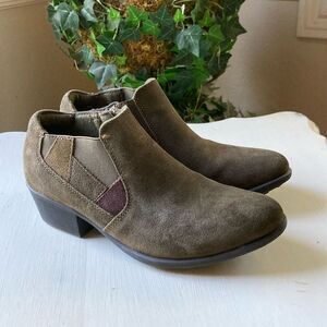 Earth Origins Shoes Earth Origins Red Amanda Booties Size 65 Poshmark